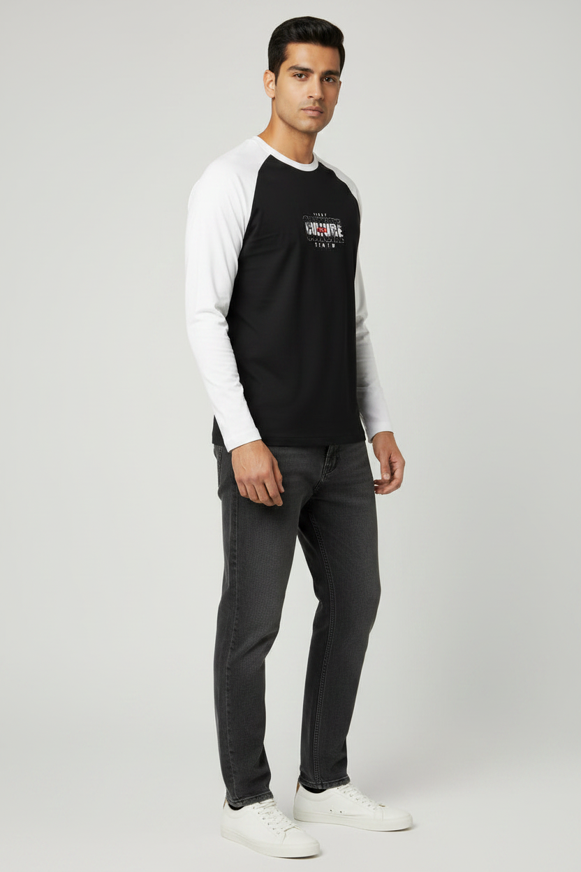 45 Front Right - Black/White